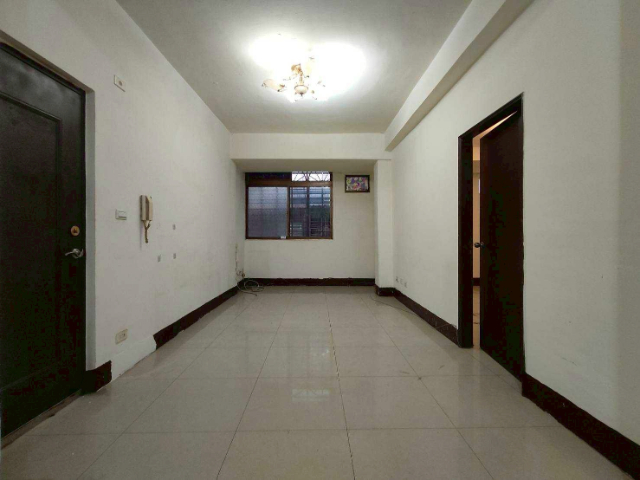 A030-新莊國小寧靜公寓2樓,新北市新莊區中港路