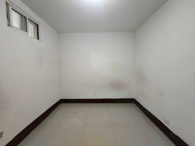 A030-新莊國小寧靜公寓2樓,新北市新莊區中港路