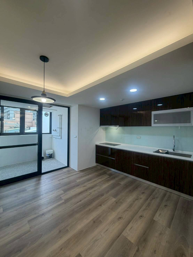 E134-民族商圈裝潢電梯頂佳,新北市蘆洲區民族路