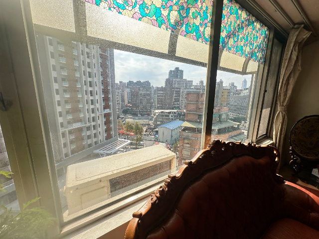 E083-近中山國小捷運4分高樓採光4房有陽台,台北市中山區林森北路