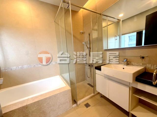 B102重劃區邊間挑高雙主臥,新北市新莊區頭前路