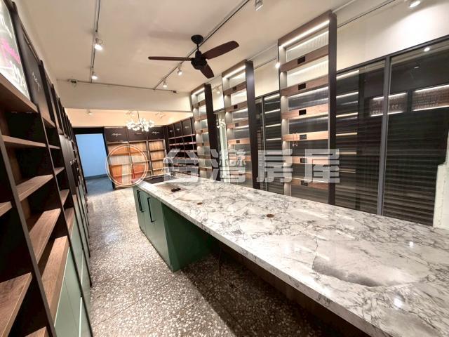C27新莊精緻邊間三角窗店面,新北市新莊區後港一路