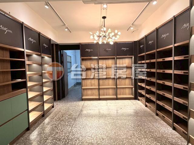 C27新莊精緻邊間三角窗店面,新北市新莊區後港一路
