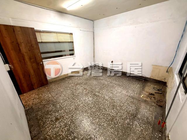 C27新莊精緻邊間三角窗店面,新北市新莊區後港一路