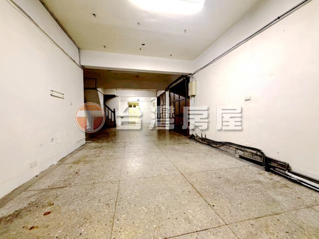 C27新莊精緻邊間三角窗店面,新北市新莊區後港一路