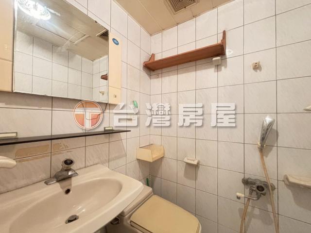 B162中港金龍三房車,新北市新莊區中華路二段